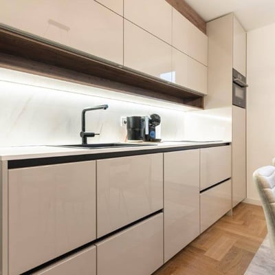 Alquiler de un luminoso apartamento de 2 habitaciones, 47 m², centro de la ciudad, Belgrado, Serbia